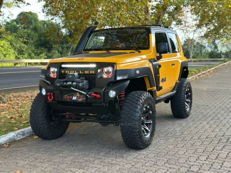 TROLLER - T4 - 2015/2016 - Amarela - R$ 229.900,00
