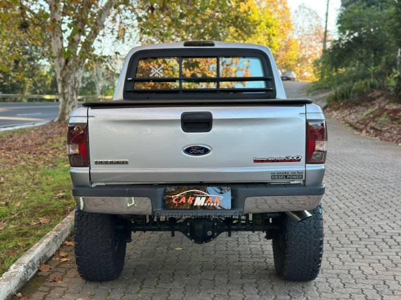 FORD - RANGER - 2008/2008 - Prata - R$ 109.900,00
