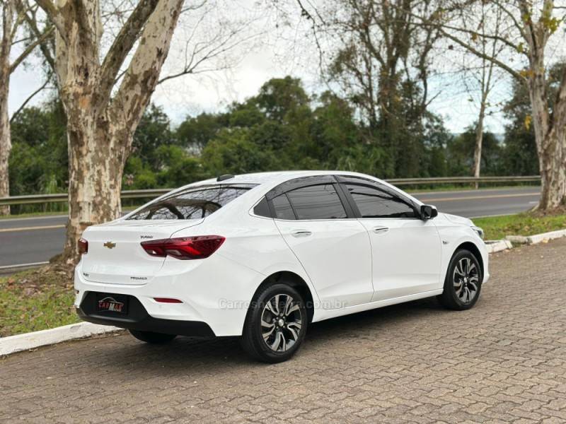 CHEVROLET - ONIX - 2022/2023 - Branca - R$ 78.900,00