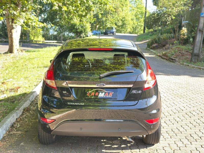 FORD - FIESTA - 2016/2017 - Preta - R$ 59.900,00