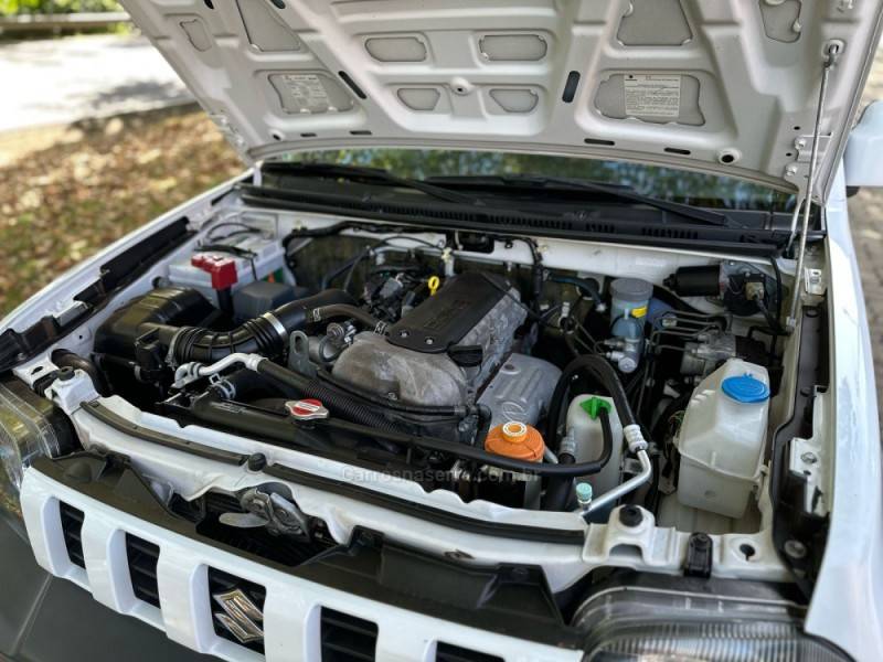 SUZUKI - JIMNY - 2015/2016 - Branca - R$ 78.900,00