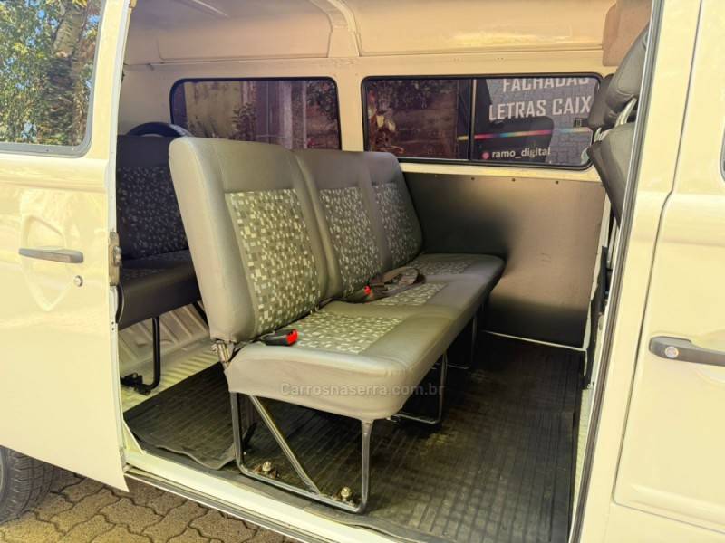 VOLKSWAGEN - KOMBI - 2013/2014 - Branca - R$ 68.900,00