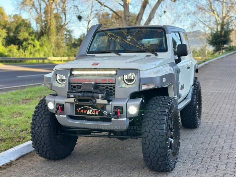 TROLLER - T4 - 2017/2018 - Branca - R$ 225.900,00