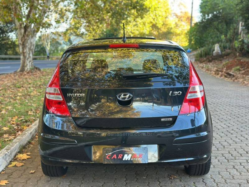HYUNDAI - I30 - 2009/2010 - Preta - R$ 49.900,00