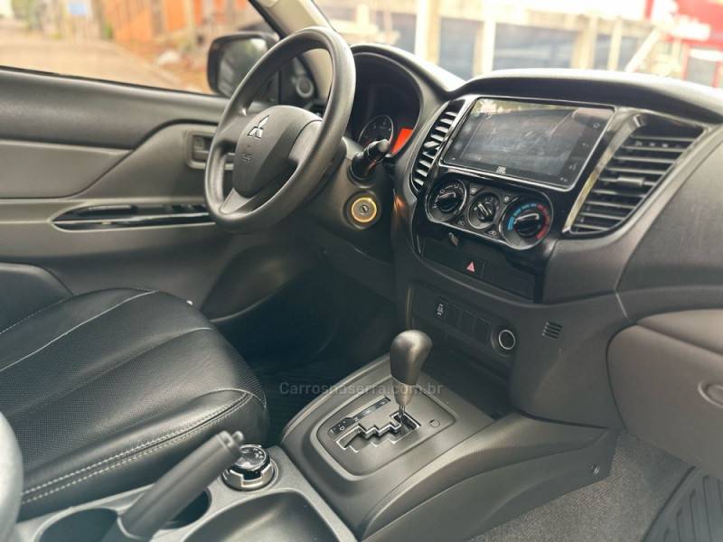 MITSUBISHI - L200 TRITON - 2021/2022 - Amarela - R$ 199.900,00