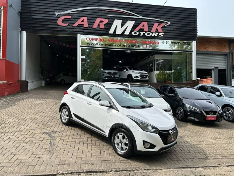 HYUNDAI - HB20X - 2014/2015 - Branca - R$ 62.900,00