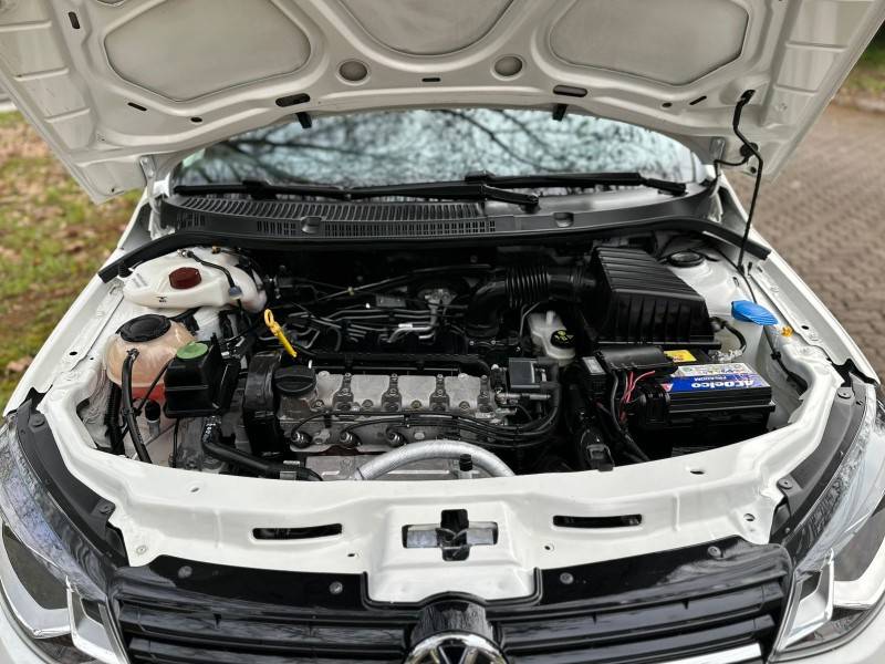 VOLKSWAGEN - VOYAGE - 2017/2018 - Branca - R$ 53.900,00