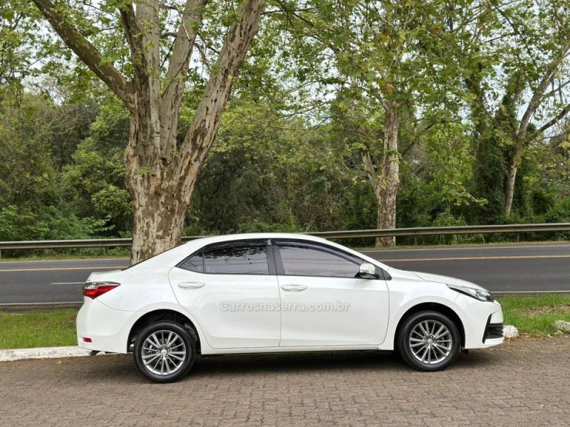TOYOTA - COROLLA - 2019/2019 - Branca - R$ 95.900,00
