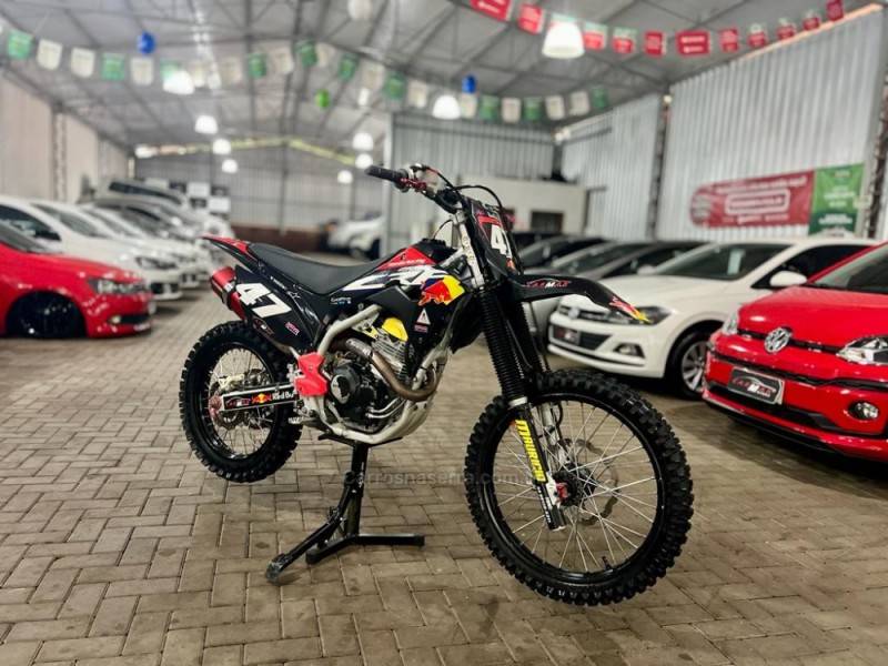 HONDA - CRF 250F - 2020/2020 - Preta - R$ 38.900,00