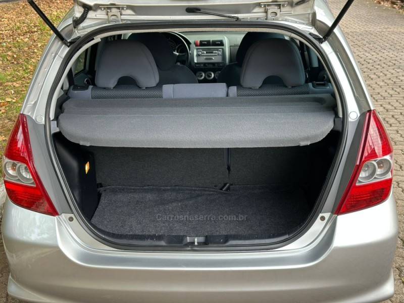 HONDA - FIT - 2007/2008 - Prata - R$ 35.900,00