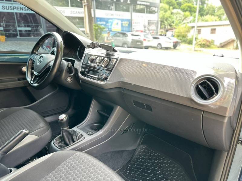 VOLKSWAGEN - UP - 2017/2018 - Azul - R$ 65.900,00