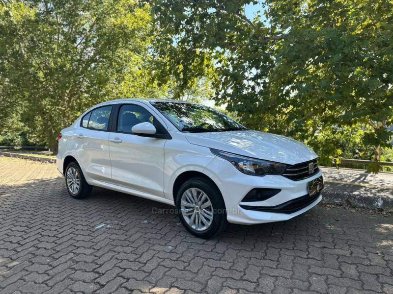 FIAT - CRONOS - 2022/2023 - Branca - R$ 87.900,00