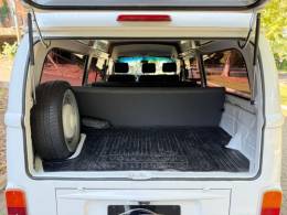 VOLKSWAGEN - KOMBI - 2013/2014 - Branca - R$ 68.900,00