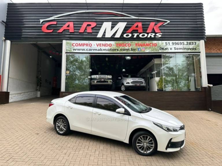TOYOTA - COROLLA - 2019/2019 - Branca - R$ 95.900,00