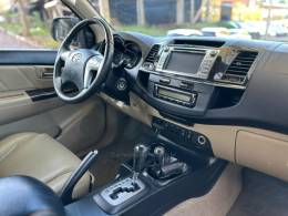 TOYOTA - HILUX SW4 - 2014/2014 - Prata - R$ 149.900,00