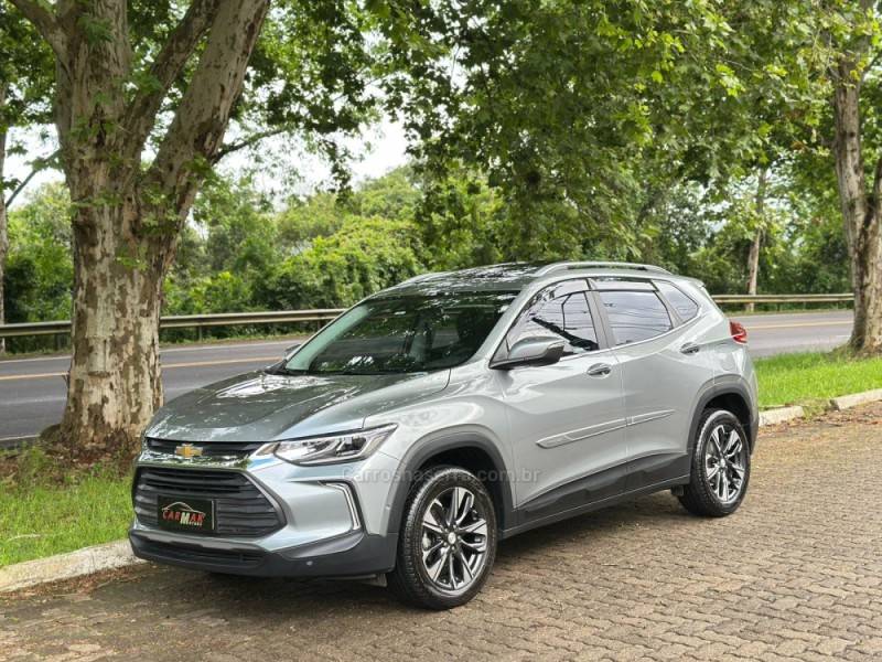 CHEVROLET - TRACKER - 2023/2024 - Prata - R$ 128.900,00