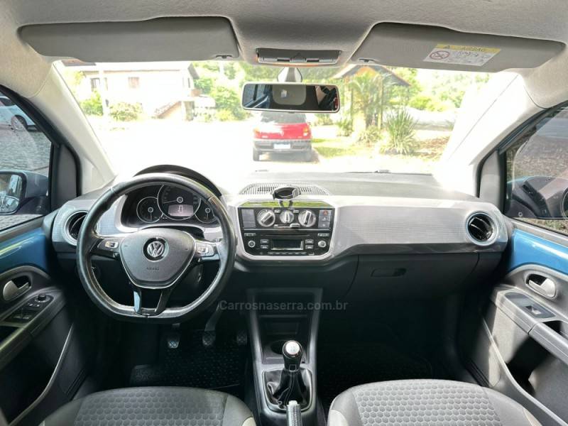 VOLKSWAGEN - UP - 2017/2018 - Azul - R$ 65.900,00