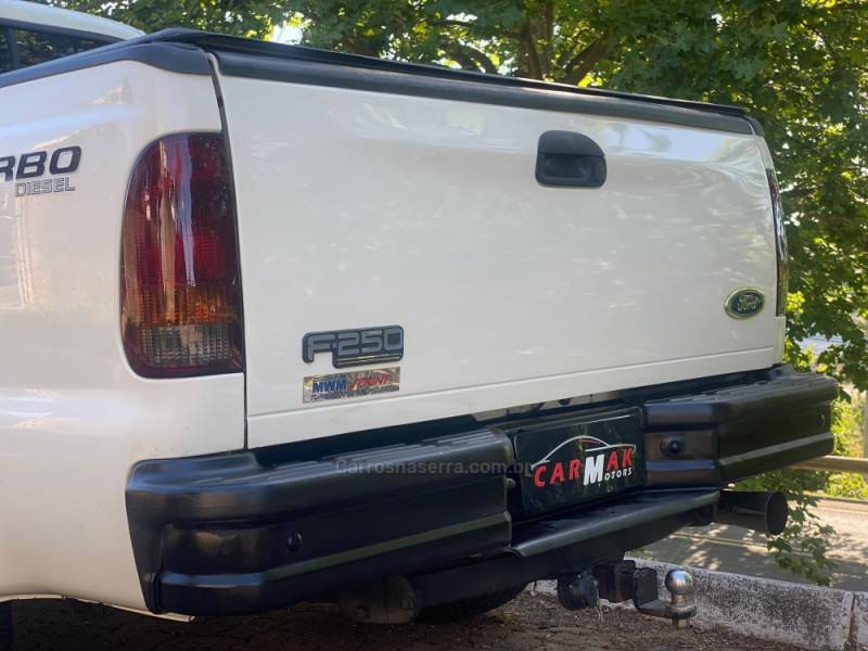 FORD - F-250 - 2001/2001 - Branca - R$ 139.900,00