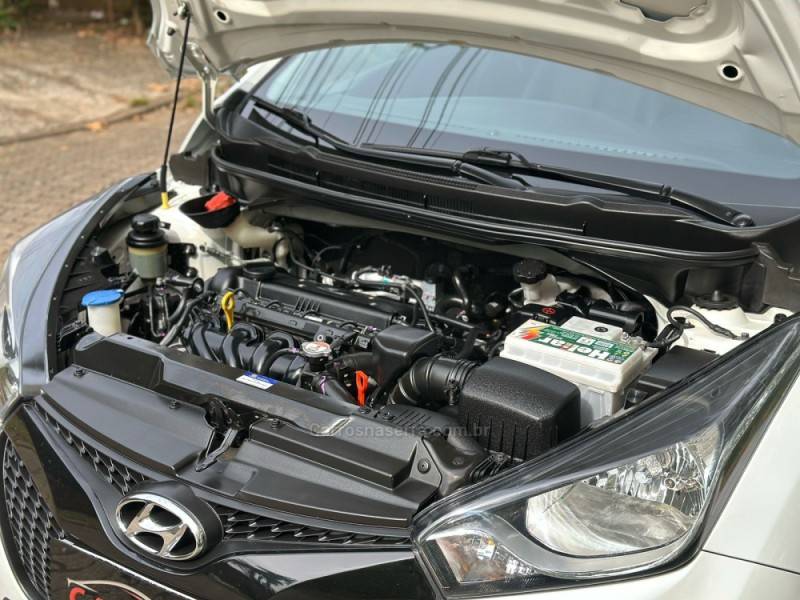 HYUNDAI - HB20X - 2014/2015 - Branca - R$ 62.900,00