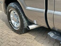 FORD - F-250 - 2001/2001 - Cinza - R$ 239.900,00