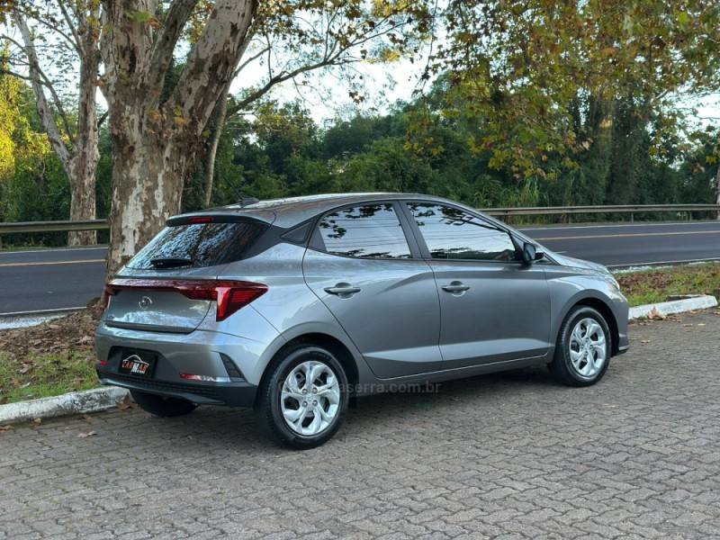 HYUNDAI - HB20 - 2022/2023 - Cinza - R$ 69.900,00