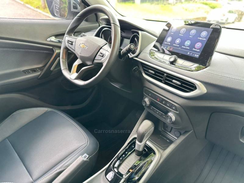 CHEVROLET - TRACKER - 2023/2024 - Prata - R$ 128.900,00