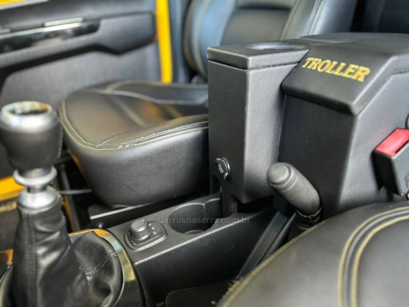 TROLLER - T4 - 2015/2016 - Amarela - R$ 229.900,00