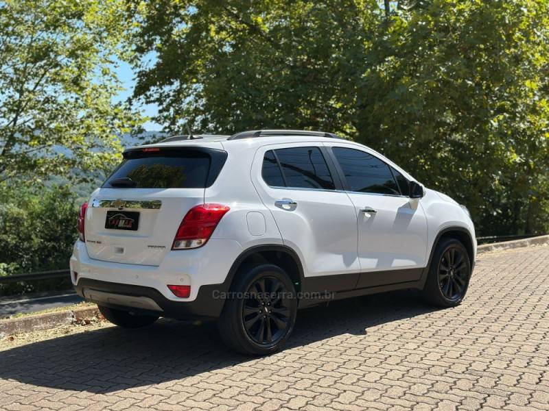 CHEVROLET - TRACKER - 2018/2019 - Branca - R$ 95.900,00