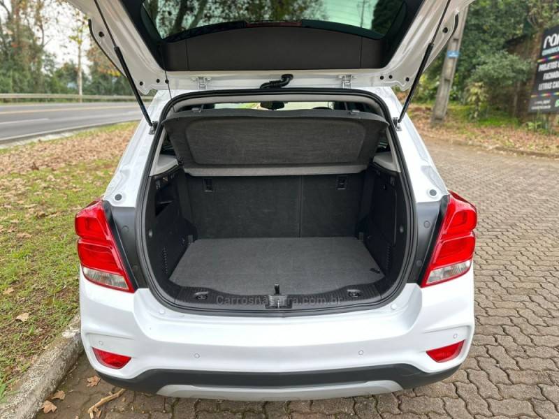 CHEVROLET - TRACKER - 2018/2019 - Branca - R$ 95.900,00