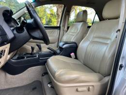 TOYOTA - HILUX SW4 - 2014/2014 - Prata - R$ 149.900,00