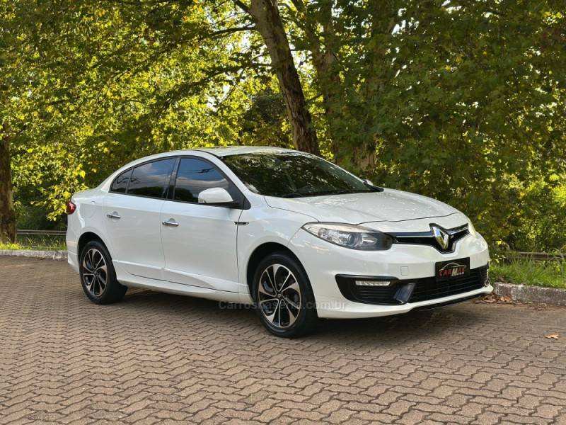 RENAULT - FLUENCE - 2015/2016 - Branca - R$ 72.900,00