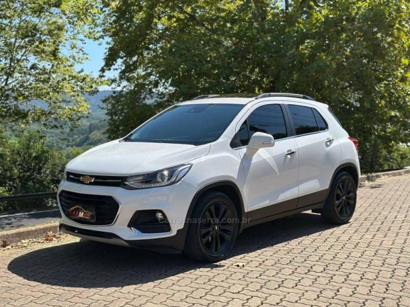 CHEVROLET - TRACKER - 2018/2019 - Branca - R$ 95.900,00