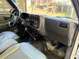 CHEVROLET - S10 - 2000/2000 - Branca - R$ 65.900,00