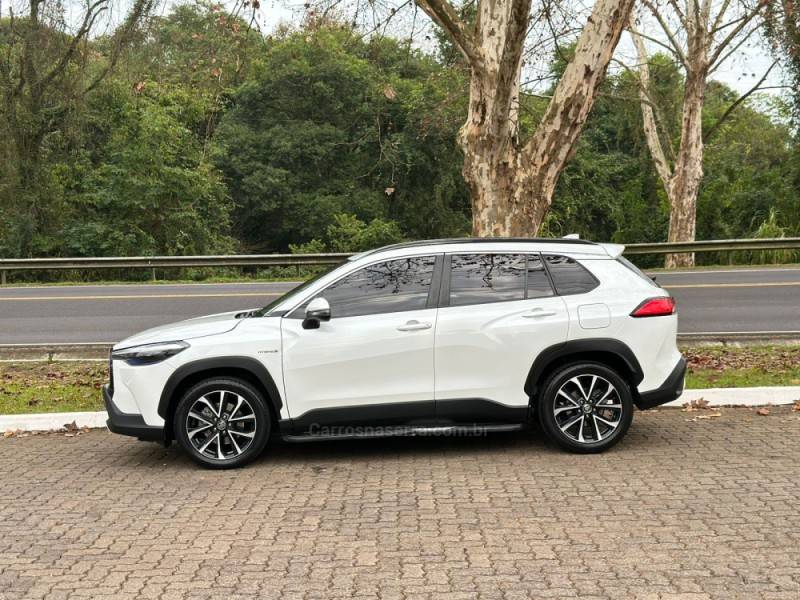 TOYOTA - COROLLA - 2021/2022 - Branca - R$ 146.900,00