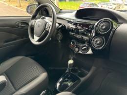 TOYOTA - ETIOS - 2019/2020 - Branca - R$ 72.900,00