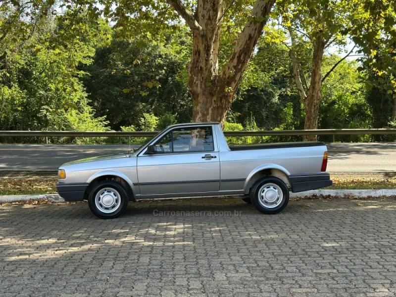VOLKSWAGEN - SAVEIRO - 1993/1994 - Prata - R$ 38.900,00