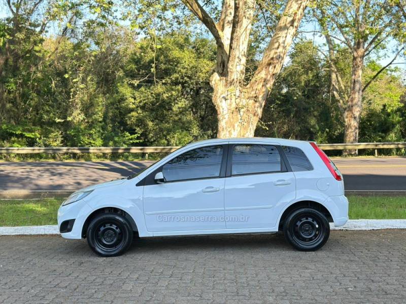 FORD - FIESTA - 2012/2013 - Branca - R$ 36.900,00