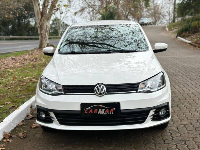 VOLKSWAGEN - VOYAGE - 2017/2018 - Branca - R$ 53.900,00