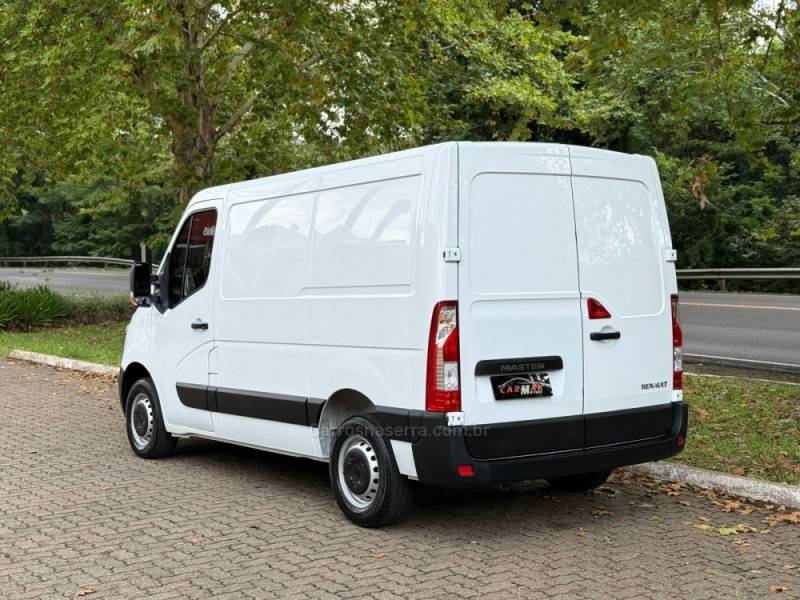 RENAULT - MASTER - 2019/2020 - Branca - R$ 157.900,00