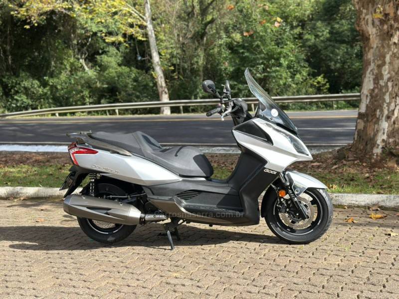 KYMCO - DOWNTOWN - 2019/2019 - Prata - R$ 19.500,00