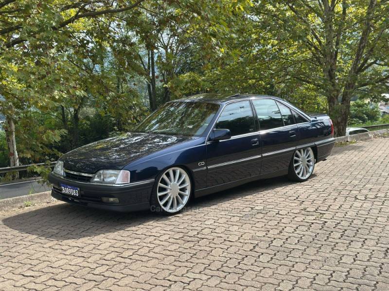 CHEVROLET - OMEGA - 1992/1993 - Azul - R$ 129.900,00