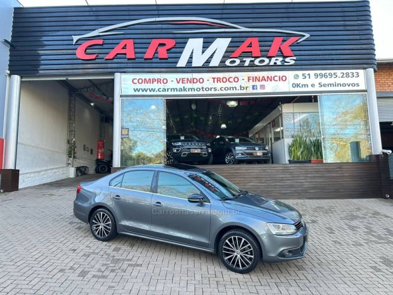 VOLKSWAGEN - JETTA - 2013/2013 - Cinza - R$ 77.900,00