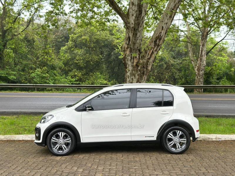 VOLKSWAGEN - UP - 2020/2020 - Branca - R$ 68.900,00