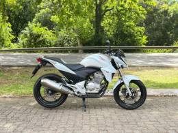 HONDA - CB 300R - 2014/2014 - Branca - R$ 16.900,00