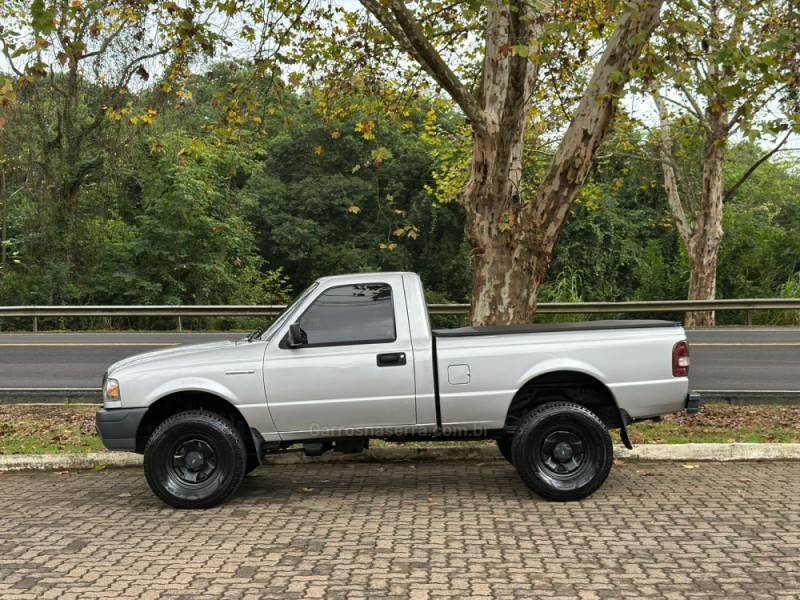 FORD - RANGER - 2005/2005 - Prata - R$ 65.900,00