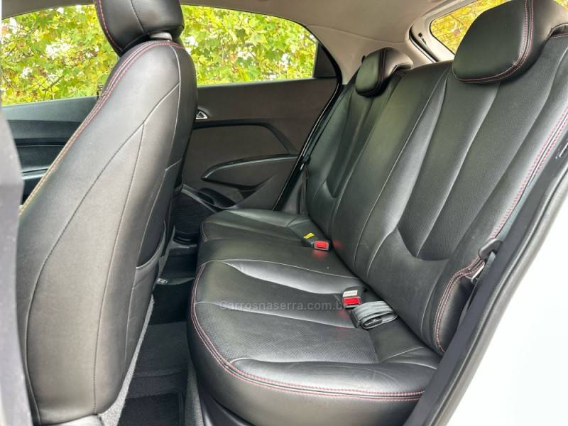 HYUNDAI - HB20X - 2014/2015 - Branca - R$ 62.900,00