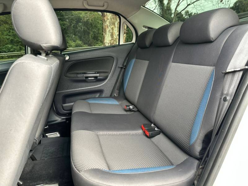 VOLKSWAGEN - VOYAGE - 2017/2018 - Branca - R$ 53.900,00