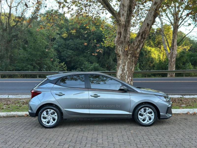 HYUNDAI - HB20 - 2022/2023 - Cinza - R$ 69.900,00
