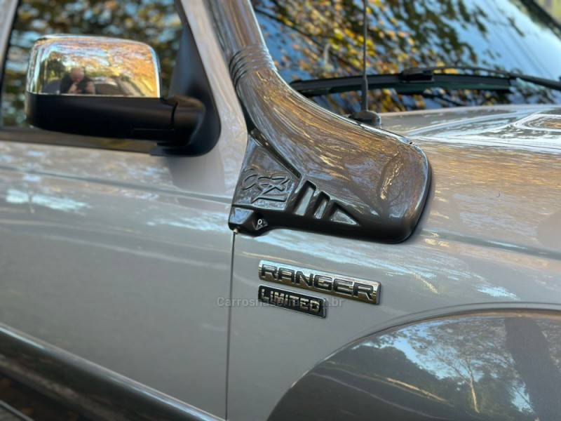 FORD - RANGER - 2008/2008 - Prata - R$ 109.900,00