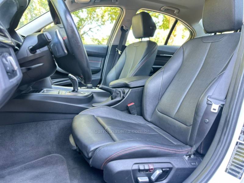 BMW - 320I - 2016/2017 - Branca - R$ 125.900,00